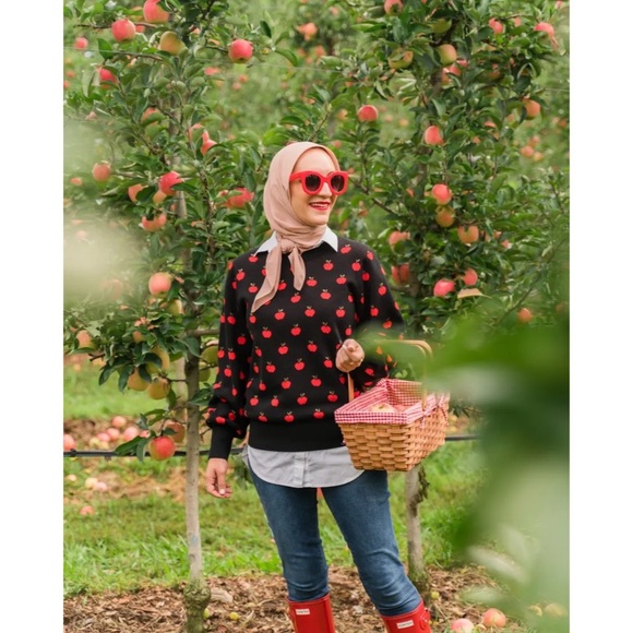 Kate Spade Apple Toss Sweater - Picture 6 of 13